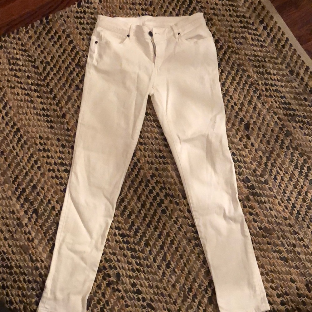 White denim jeans